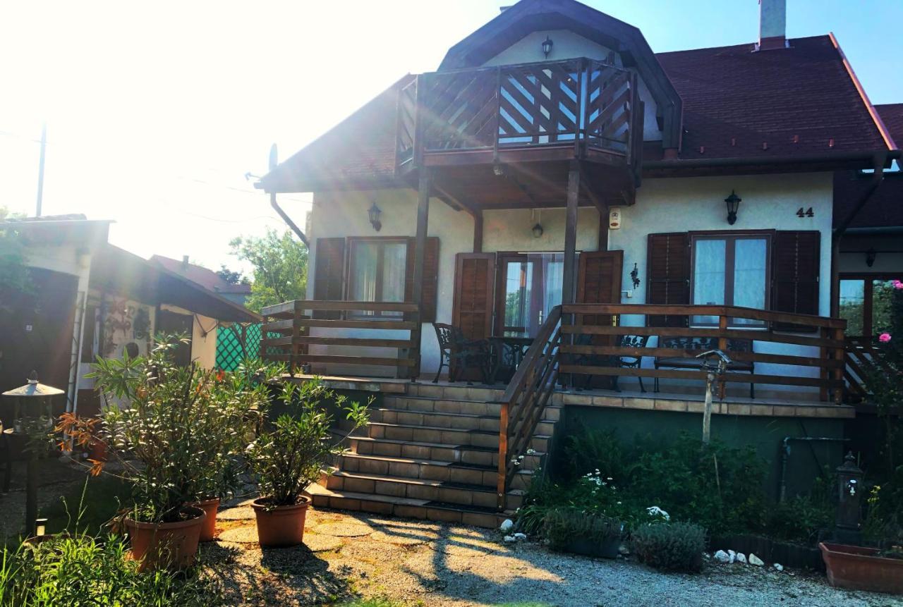 Hotel Balaton Vendeghaz Paloznak Exterior foto